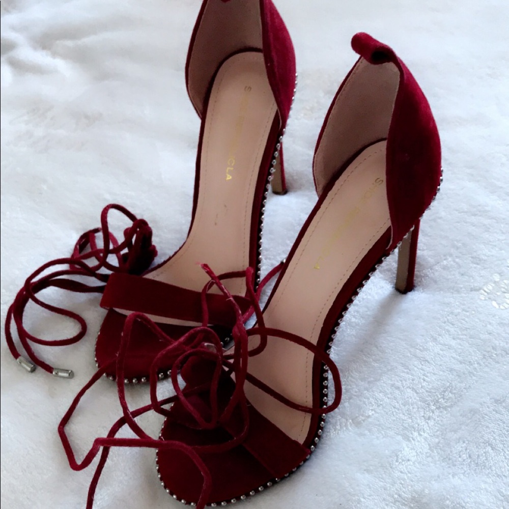 Shoes - Picture 2 of 4